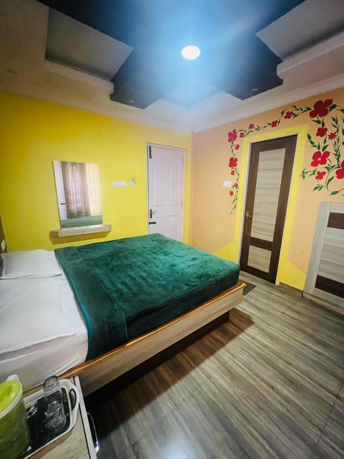 Akr Resitancy Hotel Ooty Exterior photo